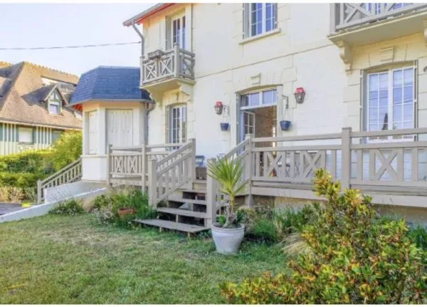 Maison 6 pièces 250 m²