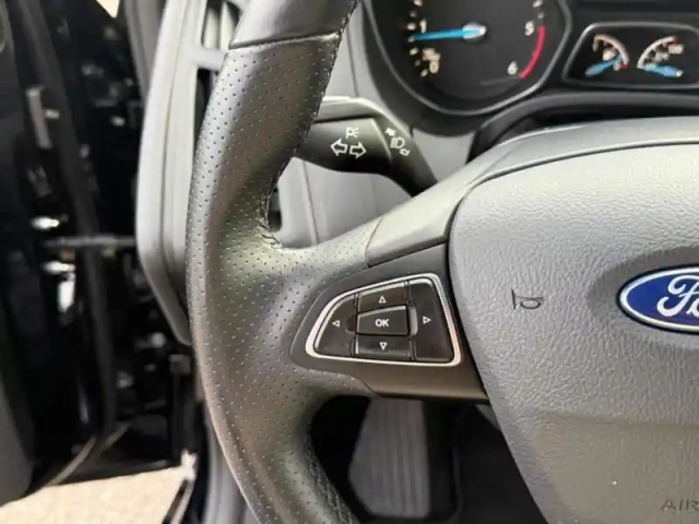 Ford Focus 1.5 tdci 120 st-line — photo 16