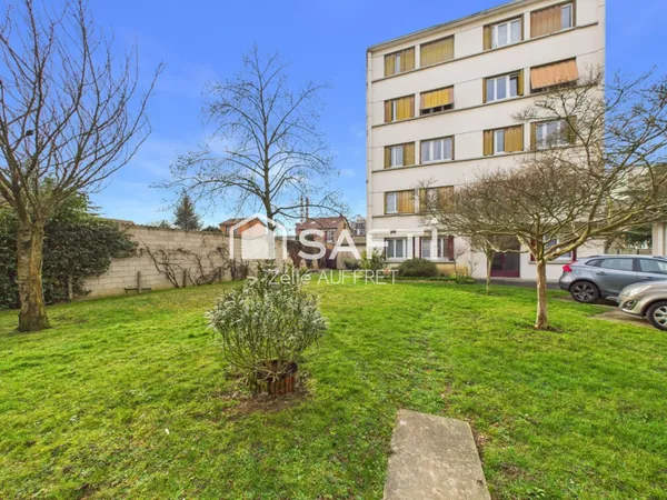 Appartement 3 pièces dans résidence calme.