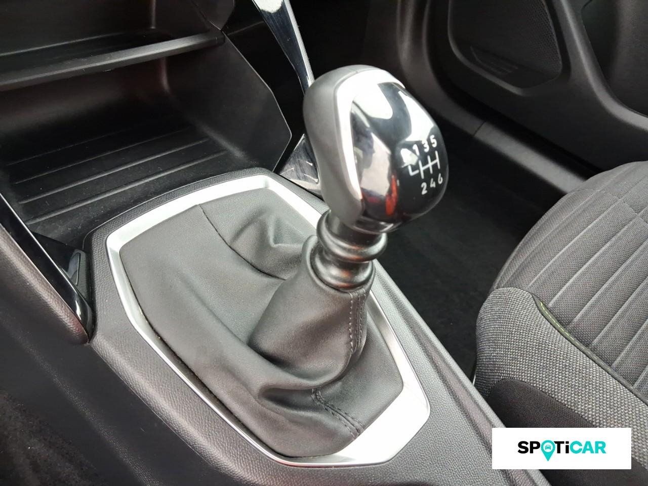 Peugeot 2008 1.2 puretech 100ch s&s active — photo 14