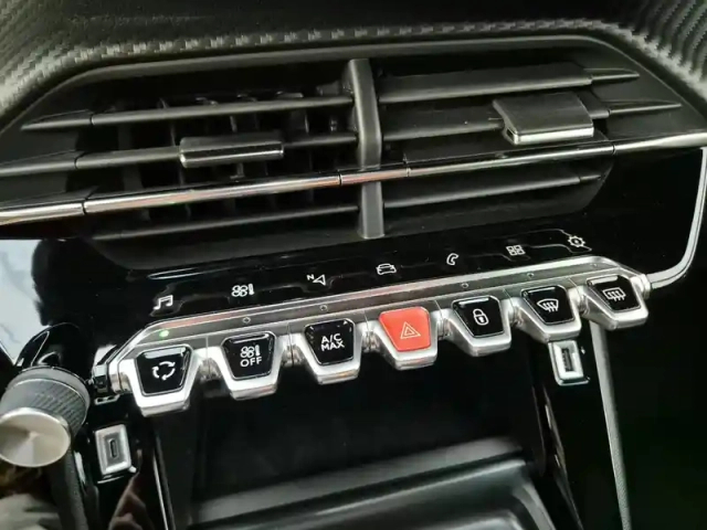 Peugeot 2008 puretech 130 s&amp;s eat8 — photo 30