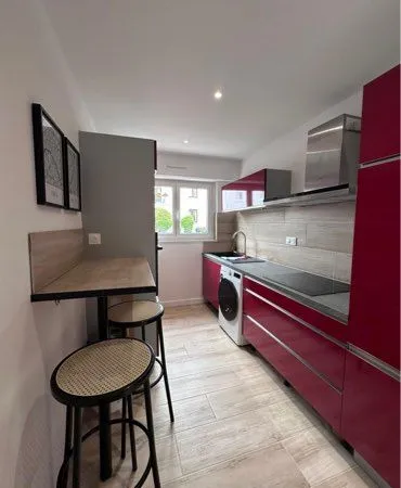 Apparemment en co location moderne et refait à neuf