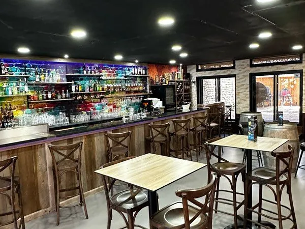 Bar, tapas, cocktails