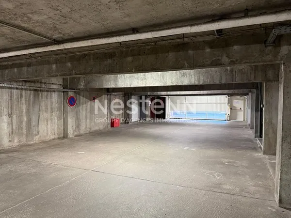 Garage box en sous sol avec Portes motorisées - 69500 BRON