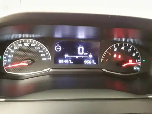 Peugeot 2008 bluehdi 110 s&amp;s bvm6 — photo 52