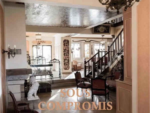 Maison 8 pièces 230 m²