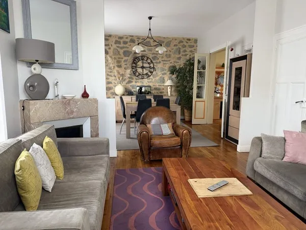 Maison en pierre 4 chambres TB état