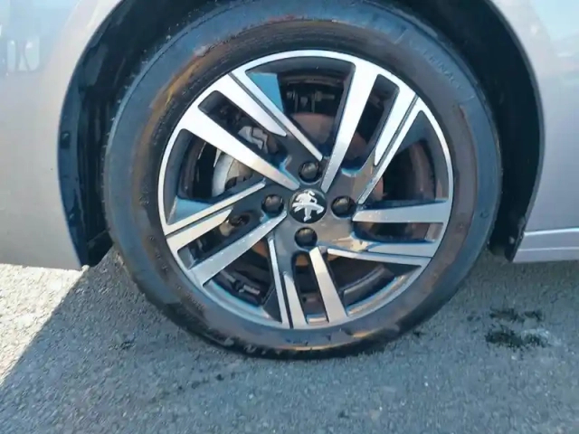Peugeot 208 puretech 75 s&amp;s bvm5 — photo 33