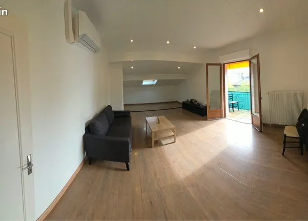 Appartement a louer Ferney-Voltaire — T3 avec jardin privatif, balcon et deux parkings
