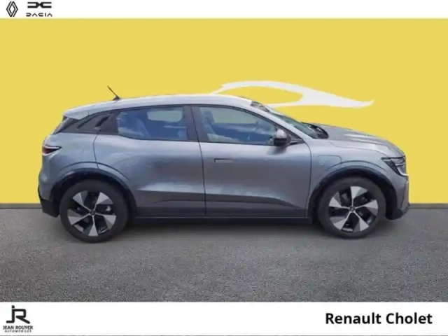 Renault Megane e-tech electric ev40 130ch equilibre standard charge -b — photo 13