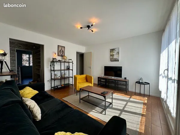 Chambre meublée 12 m² - Appartement 88 m² - Tram à pied - 420 CC