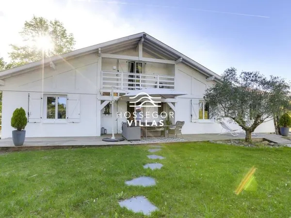Villa 8 pièces 198 m²