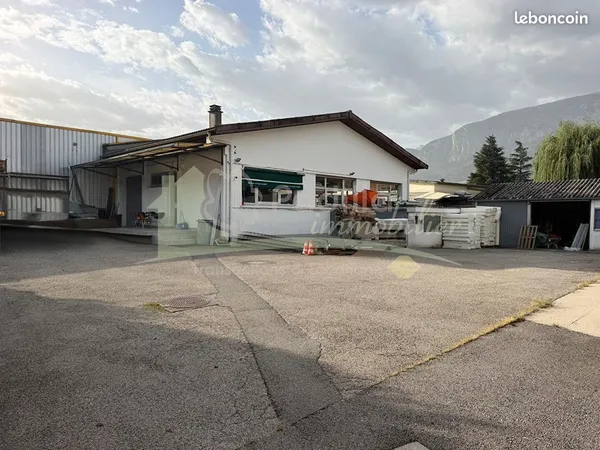 Local 260 m² THYEZ