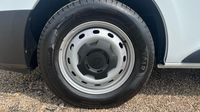 Renault Trafic L1H1 3T 2.0 Blue dCi 130ch Extra -24 — photo 20