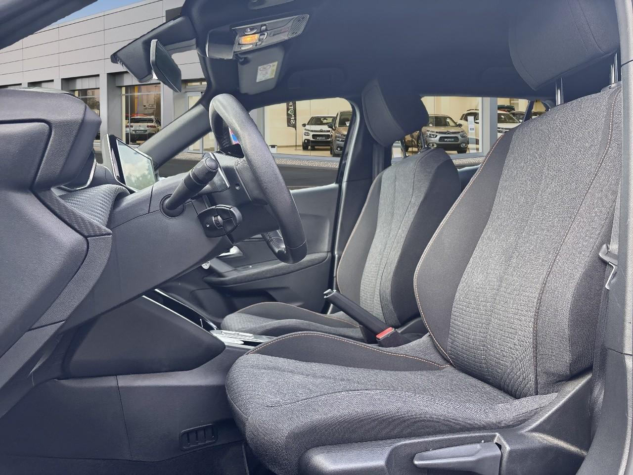 Peugeot 2008 1.2 hybrid 145ch style e-dcs6 — photo 9