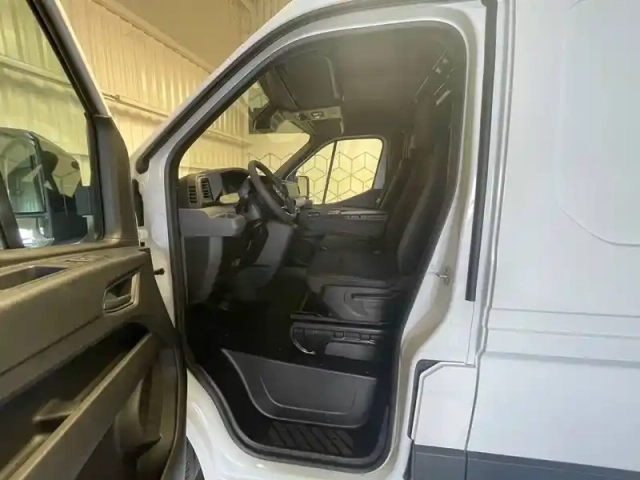 Nissan Interstar fourgon 3t5 l2h2 2.0 dci 130 — photo 11
