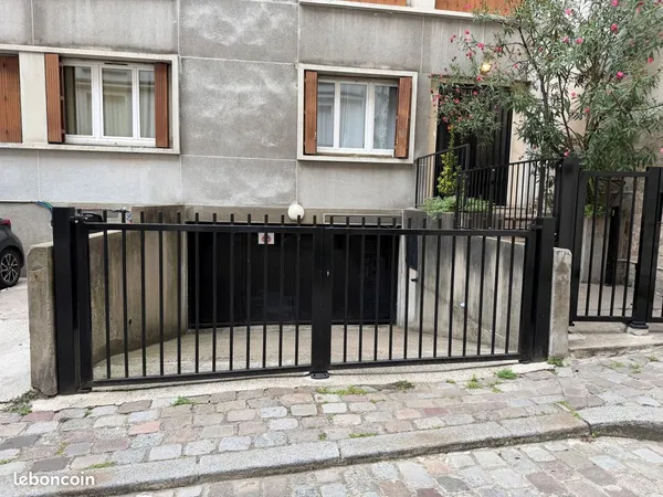 Parking Pigalle pour citadine ou moto