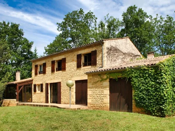 Rare A Vitrac - Propriete - 2 Maisons Avec Piscine Sur 4950M2