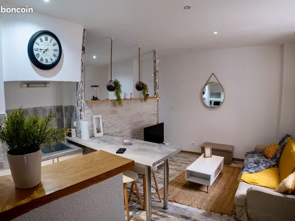 Opportunité immobilière - 2 lots en hypercentre de Saint-Claude (39200): Studio aménagé + Duplex à r