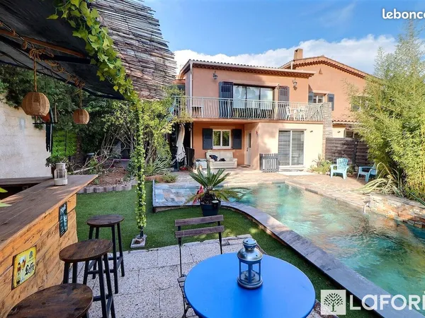 Propriété 8 pièces 202 m²