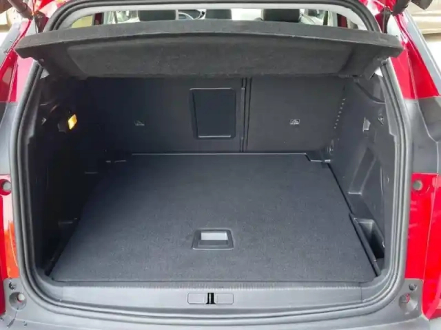 Peugeot 3008 1.2 puretech 130ch allure s&amp;s — photo 9