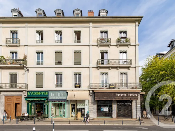Appartement 6 pièces 184 m²