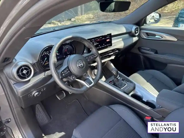 Alfa Romeo Tonale 1.3 hybride rechargeable phev 190ch at6 e-q4 — photo 12