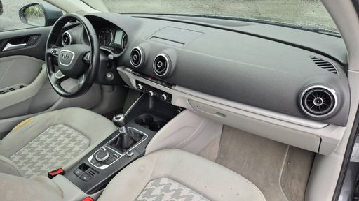Audi A3 Berline 1.6 TDI 110 - Attraction – 2015 – 153772 km – Diesel – Boîte Manuelle — photo 15