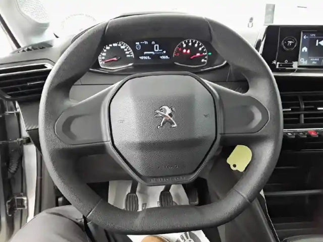 Peugeot 208 puretech 75 s&amp;s bvm5 — photo 9