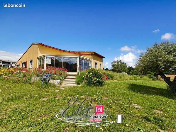 Villa 4 pièces 135 m²