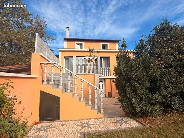 Maison 8 pièces 209 m²