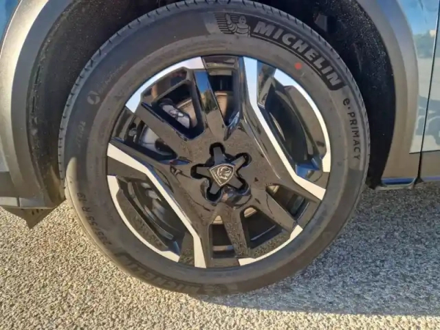 Peugeot 5008 plug-in hybrid 225 ch e-dcs7 — photo 11