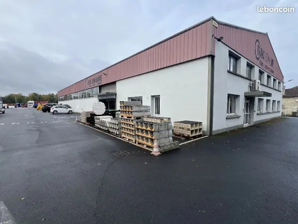 Local 1170 m² Brive-la-Gaillarde