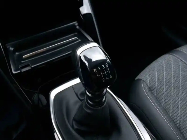 Peugeot 208 100 s&amp;s bvm6 — photo 13
