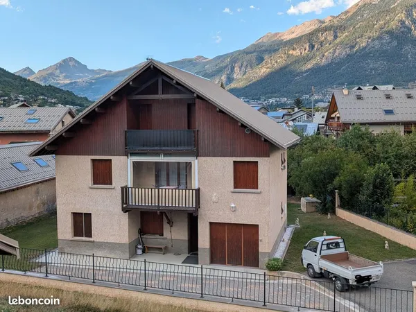 Maison + grand jardin