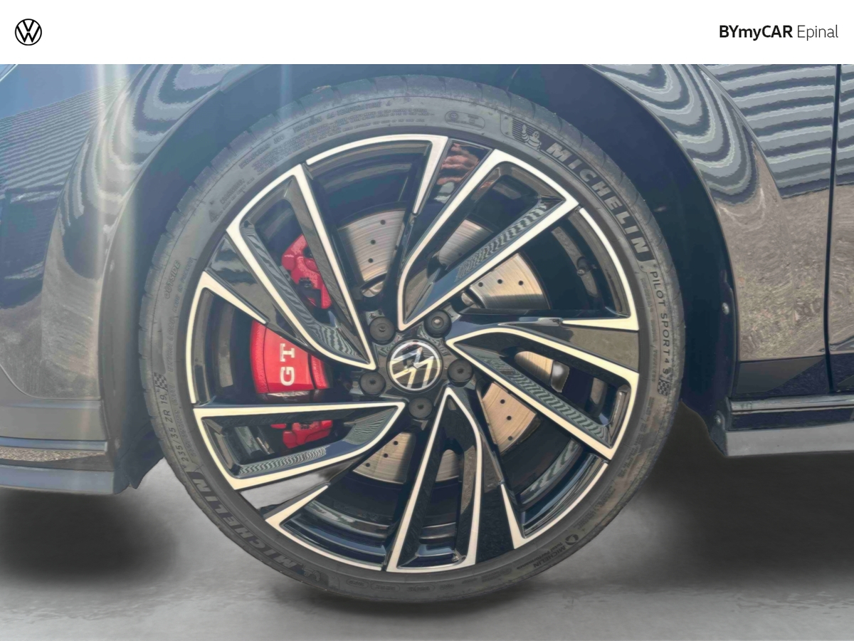Volkswagen Golf 2.0 TSI 300 DSG7 — photo 14