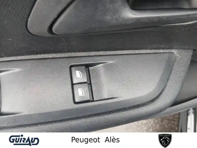 Peugeot 208 puretech 75 s&amp;s bvm5 — photo 14