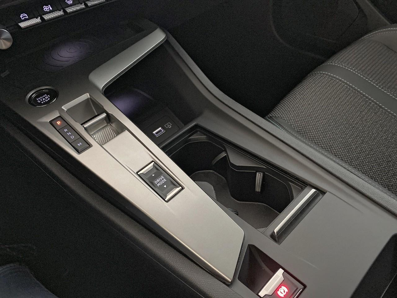 Peugeot 308 sw hybrid 145 e-dcs6 allure — photo 18
