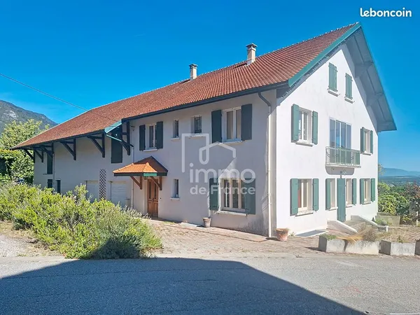 Ferme 8 pièces 235 m²