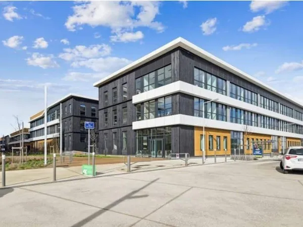 Local d'activité 8036 m²