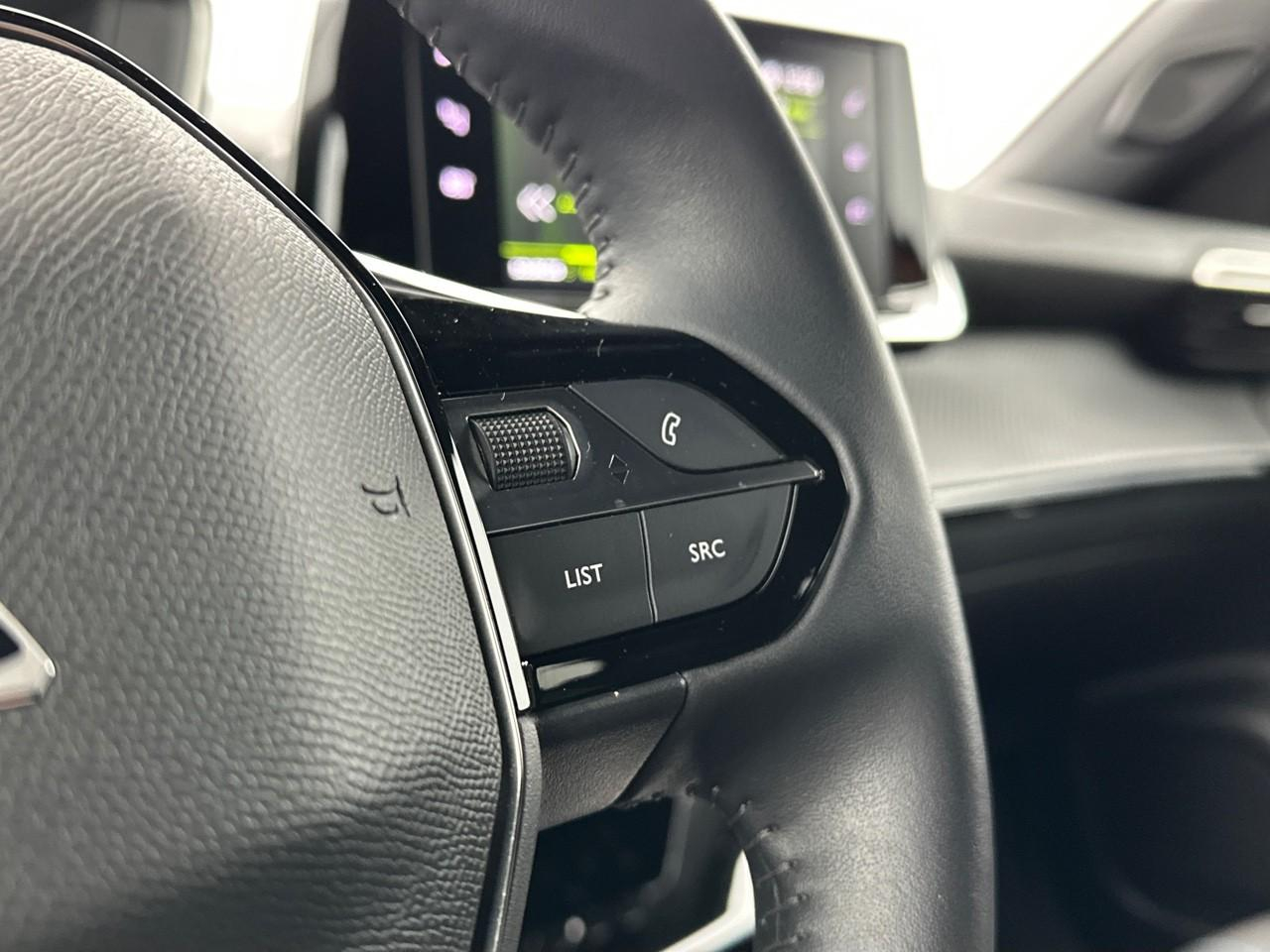 Peugeot 2008 puretech 130 s&s eat8 allure pack — photo 20
