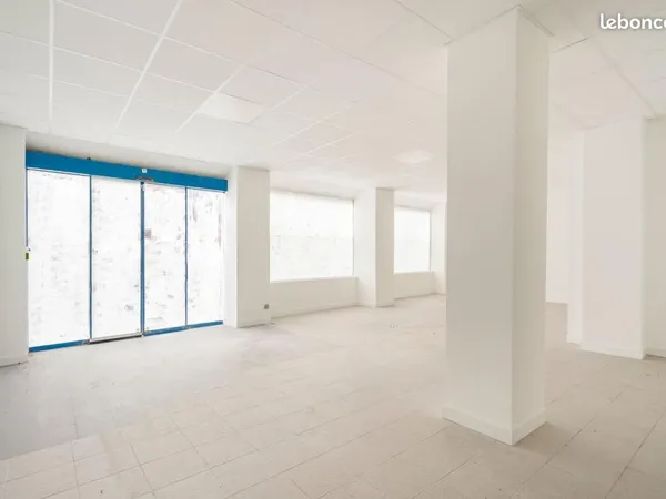 Commerce 126 m²