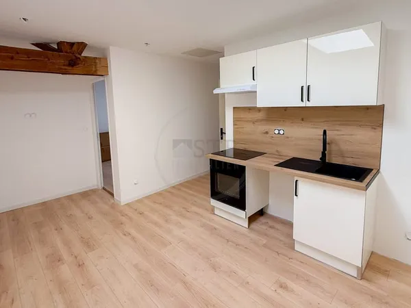 Appartement de 28m2 au 3ème étage d'une petite copropriété a