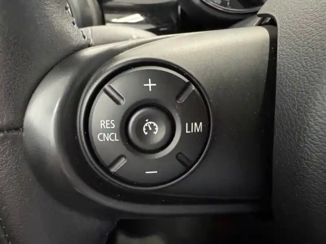 Mini Mini cabriolet cooper d 116 ch bva7 — photo 28