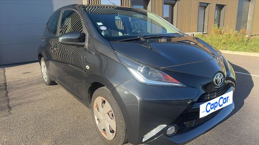 Toyota Aygo 1.0 VVT-i 69 - X-Play – 2015 – 92256 km – Essence – Boîte Manuelle — photo 1