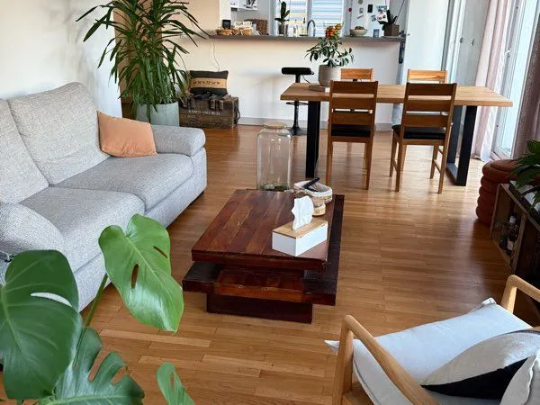 Appartement T4 meublé avec terrasse, jardin, places de parking et garage