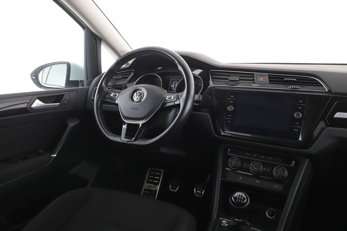Volkswagen Touran 1.6 TDI BlueMotion Tech Sound — photo 12