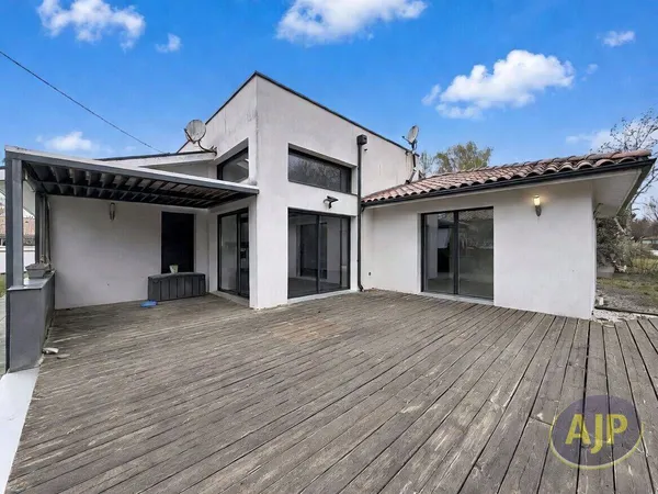 Maison 5 pièces 140 m²