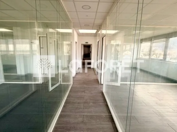 Bureaux 328 m²