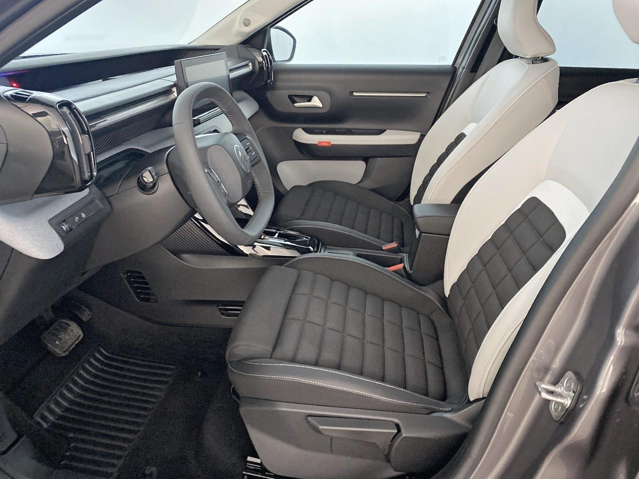 Citroën C3 Aircross hybride 145 ch aut max — photo 9